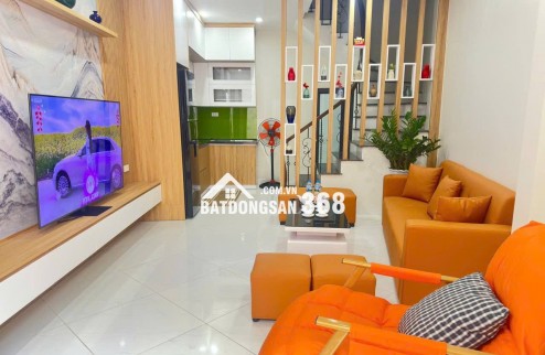 Bán nhà Định Công, 34m2, MT 3.7m, ngõ ô tô tránh đỗ ngày đêm, giá 6,1 tỷ